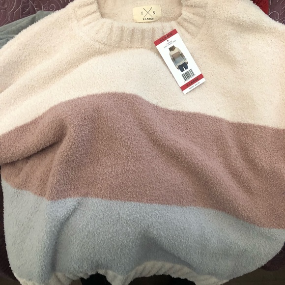 Soft sweater - Picture 1 of 2